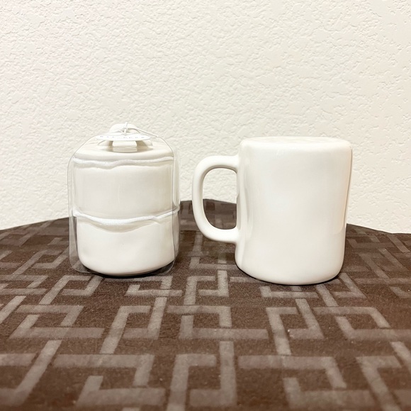 Rae Dunn CHILI FLAKES spice shaker and SALT & PEPPER stackers - Picture 3 of 7